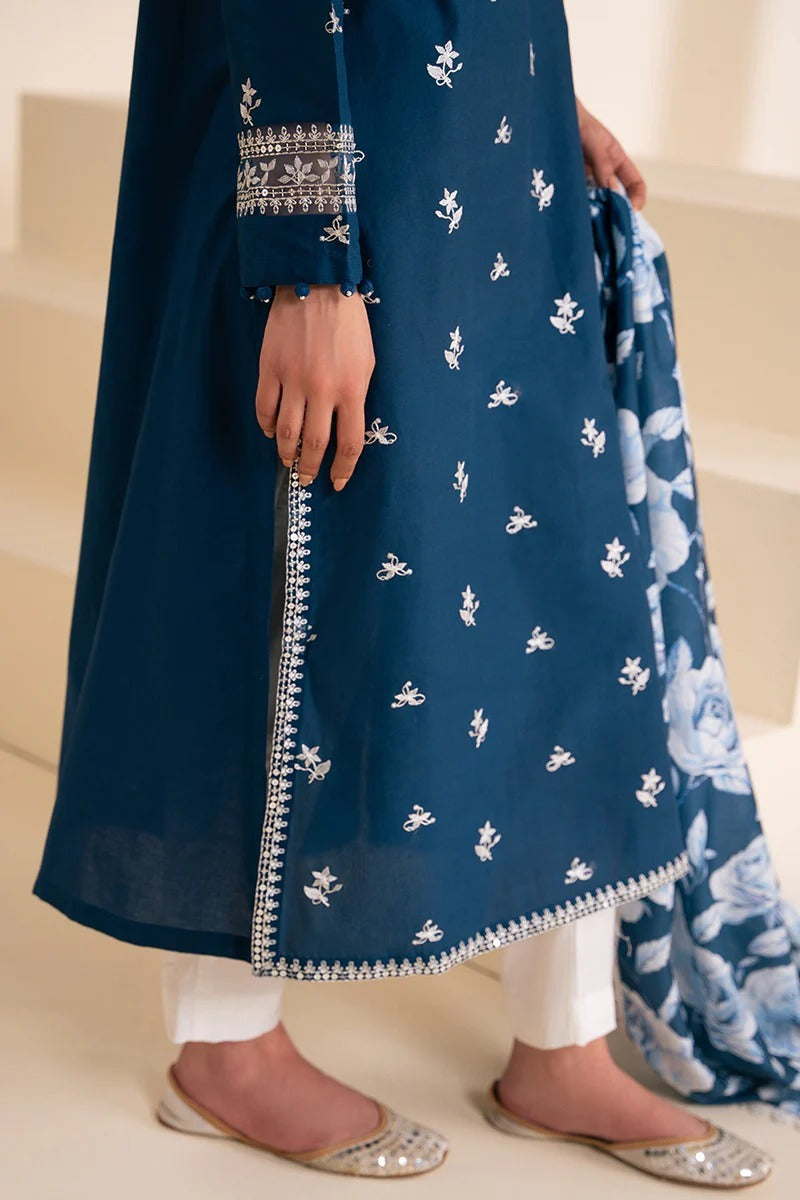 sapphire Embroidered lawn Three Piece SP-D18