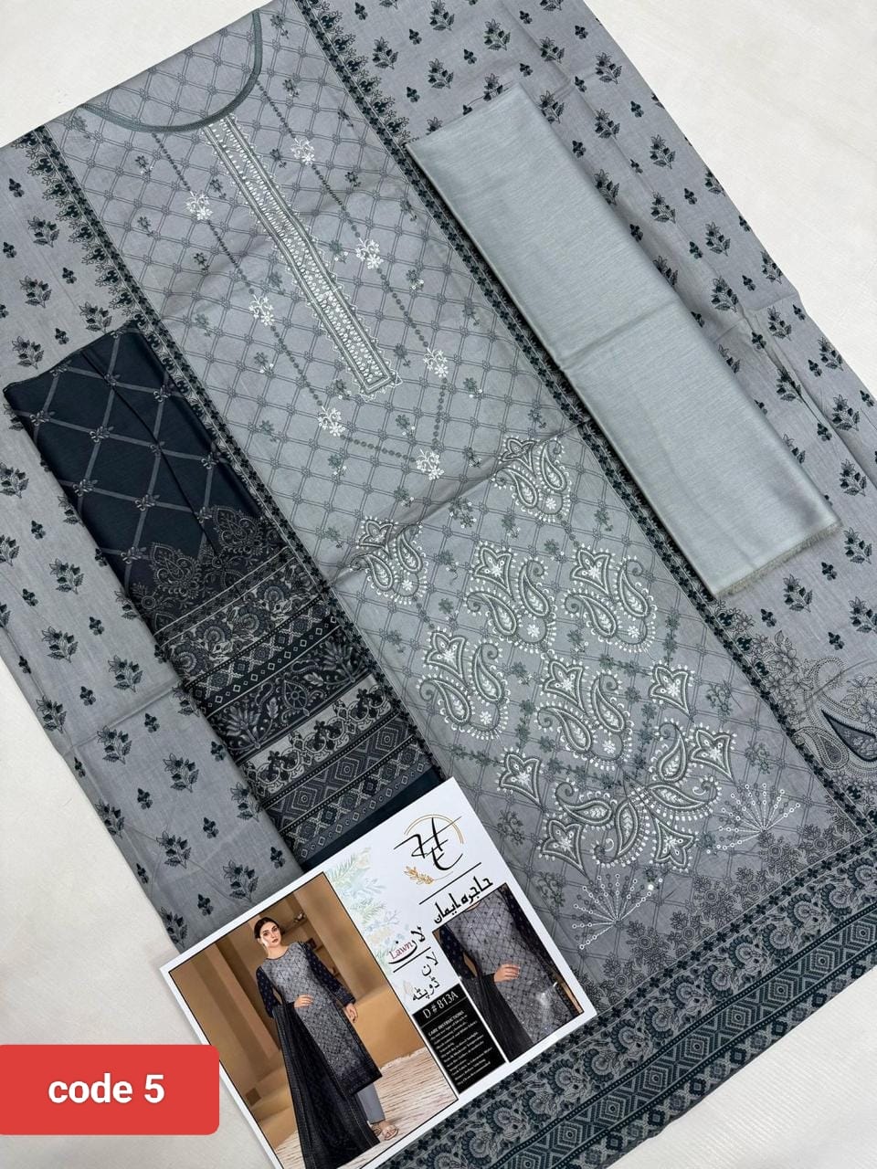 3Pic Embroiderd Suit- 05