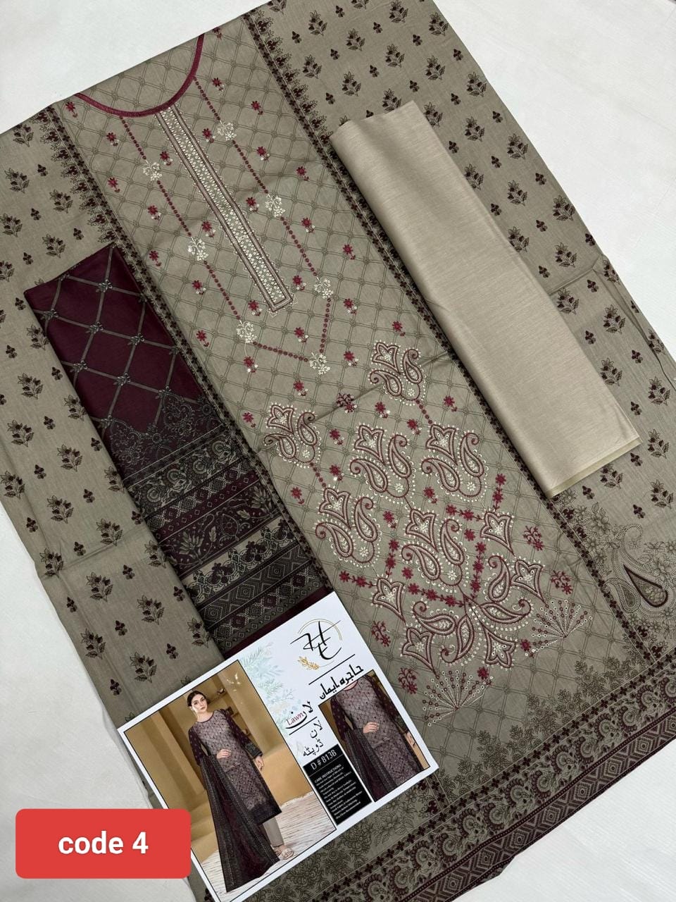 3Pic Embroiderd Suit- 04