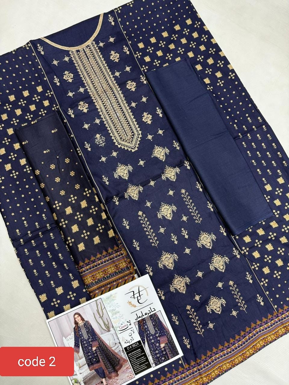 3Pic Embroiderd suit- 02