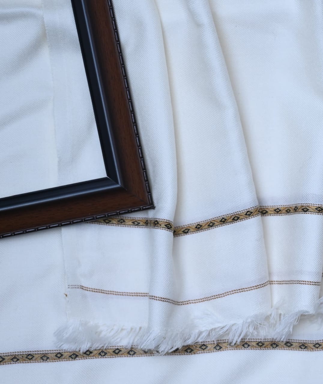 Swati 72 Wool Shawl   ( white )